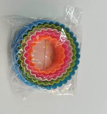 סט 5 חותכנים עגולים פלסטיק צבעוני צד משונן צד חלק.