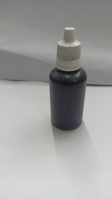 צבע נוזלי שחור על בסיס איפוקסי.