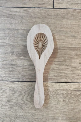 תבנית מעמול  מעץ צורת עלה עם שקע קטן