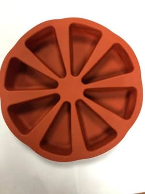 תבנית סיליקון מחולקת למשולשים קוטר 27