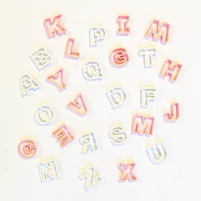 חותכנים אותיות באנגלית